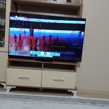 Teslim Edilen Televizyon Görüntüsü Mağaza İddiasıyla Uyuşmuyor Ve Servis Yardımcı Olmuyor