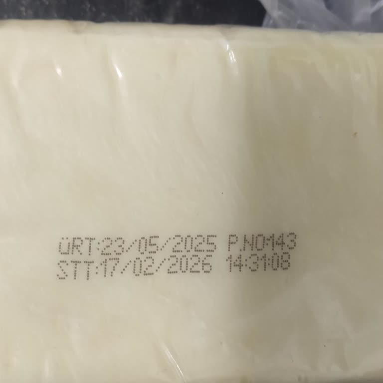 Ekşi Ve Garip Tattaki Kaşar Peynirinden Şikayet