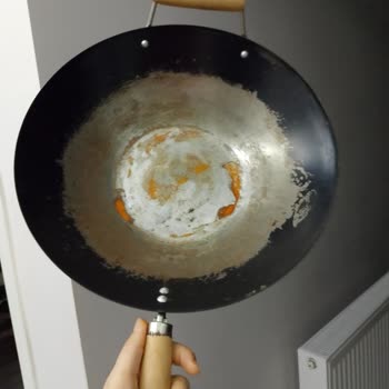 Paslanıp Boyası Soyulan IKEA Tavası Sağlık Riski Yaratıyor