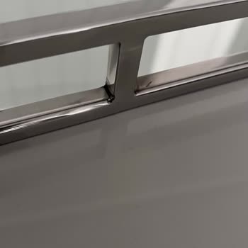 Kısa Sürede Paslanan Metal Tepsi Ve Mağaza İlgisizliği