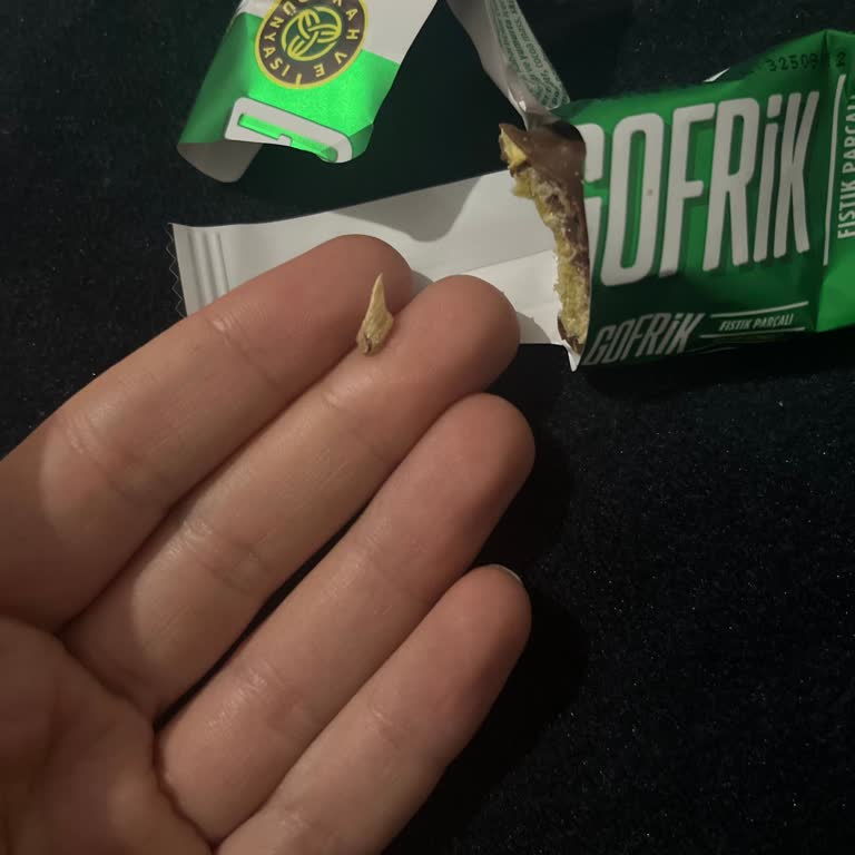 Gofrik Çikolatasında Antep Fıstığı Kabuğu Sağlık Riskine Yol Açtı