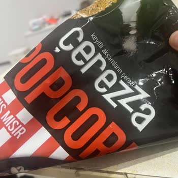 Çerezza Patlamış Mısır Paketi İçinde Kesilmiş Tırnak