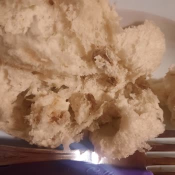 Show Market'ten Gelen Papatya Ekmeğinde Çamur Benzeri Yabancı Madde Ve Sağlık Riski