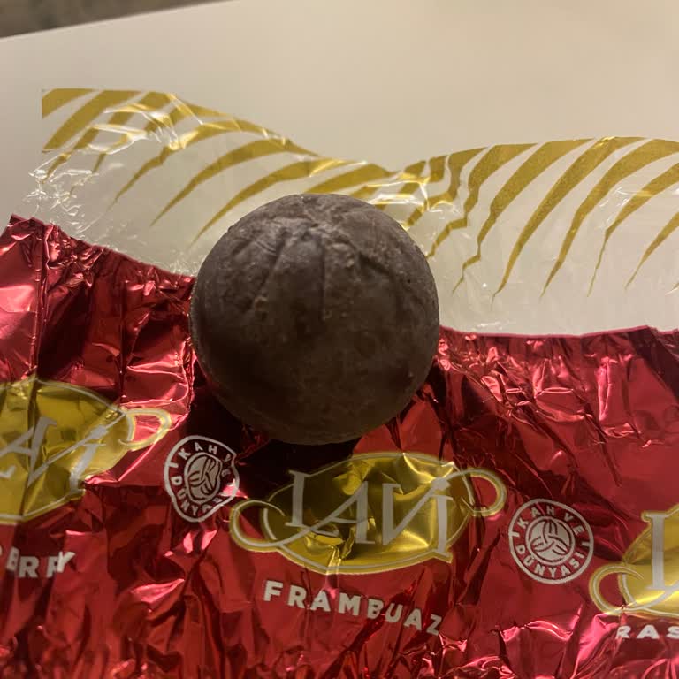 Lavi Çikolatasının Tazeliği Ve Acı Tadından Şikayet