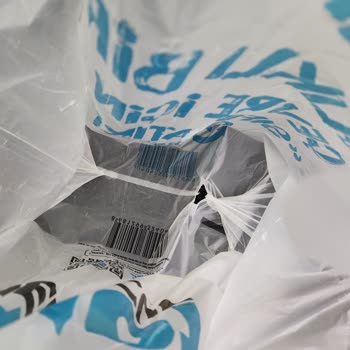 A101 Poşetlerinin İnceliği Müşteri Mağduriyetine Neden Oluyor