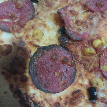 Soğuk Ve Yanmış Pizza Nedeniyle Çocuklar Mağdur Oldu, Para Çöpe Gitti