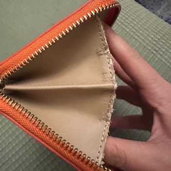 Love Moschino Cüzdanındaki Hızlı Soyulma Ve İade Talebi