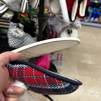 BİM Pendik Şubesinde Kalitesiz Terlik İçin Fişsiz İade Ve Değişim Reddi