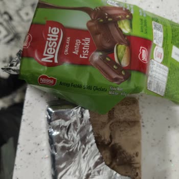 Nestle Çikolatasının Ambalajı Bozulmuş Ve Son Kullanma Tarihi Geçmemiş Olmasına Rağmen Ürün Atıldı