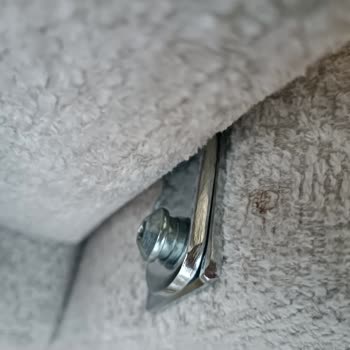 Bellona Estella Takımındaki Yanık İzine Ve Farklı Renkli Minderlere Karşı Şube İhmali!