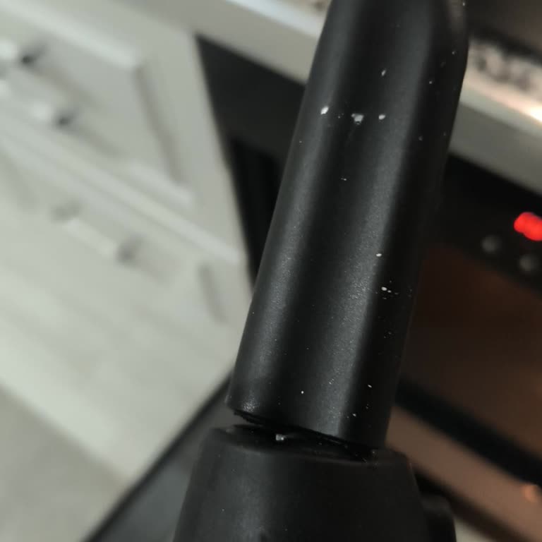 Garanti Kapsamındaki Buhar Makinesinin Tutma Sapı Isıdan Kırıldı