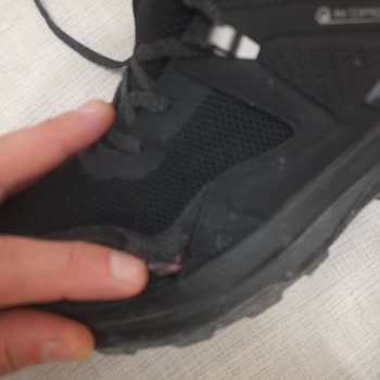 Ayakkabının 15 Gün İçinde Soyulması Ve Mağaza Personelinin Kimyasal Müdahalesi