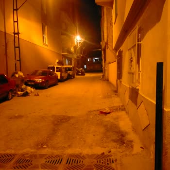 Zümrütevler Mahallesi Şenlen Sokak Ve 2. Hayat Çıkmazı’nda Sürekli Tıkanan Gider Ve Eksik Asfalt