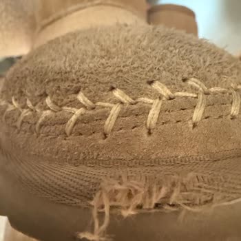Ugg Ayakkabısının Ön Dikişi Açıldı: İade Ve Değişim Talebi
