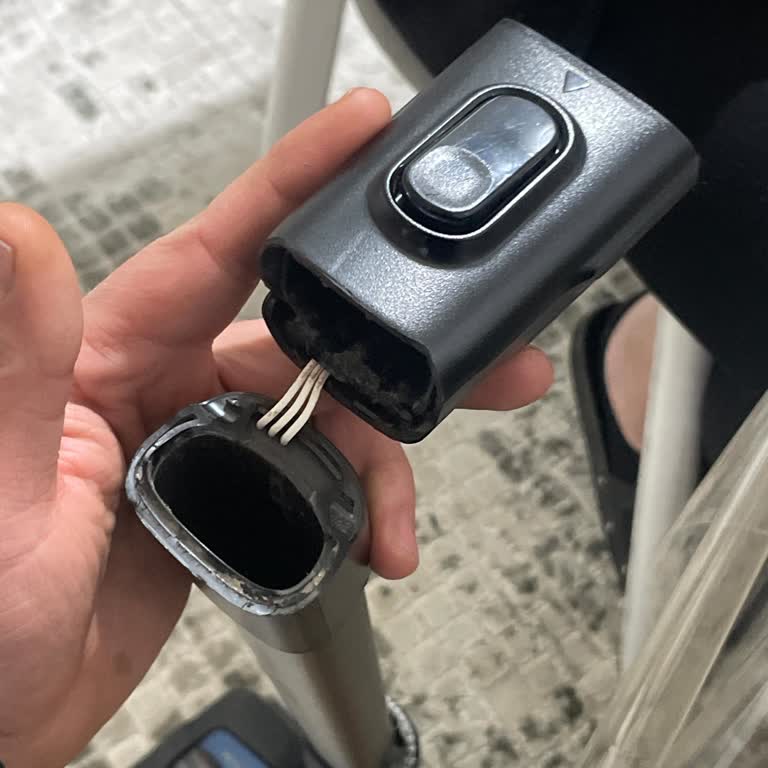 Philips 8000 Kablosuz Dikey Süpürge Bağlantı Kırılması Ve Garanti Desteği Sorunu