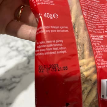 Ülker Çubuk Krakerde Küflü Ve Süresi Geçmiş Ürün Satışı Çocuk Sağlığını Tehdit Ediyor