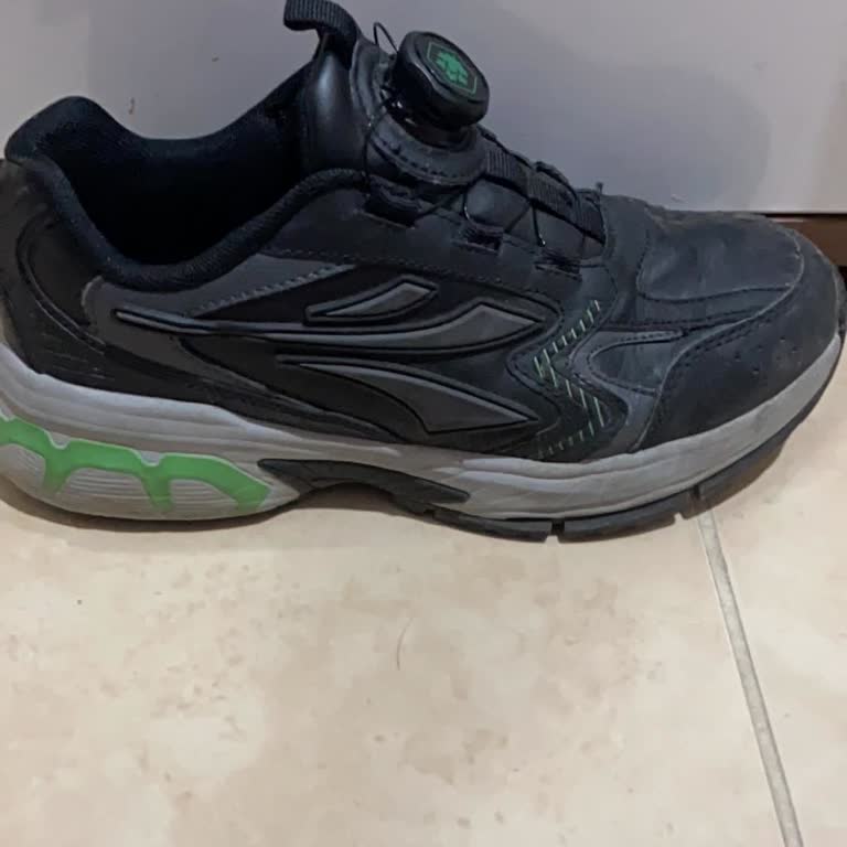 Hepsiburada Çocuk Ayakkabısında Şiddetli Koku Ve Sağlık Endişesi