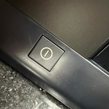Çizik Ve Lekeli Gelen DeLonghi Kahve Makinesinin İadesi Ve Yeni Sıfır Ürün Talebi