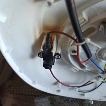 Kısa Devre Ve Yangın Riski Olan Üründe Garanti Şikayeti Ve Cevapsız İletişim