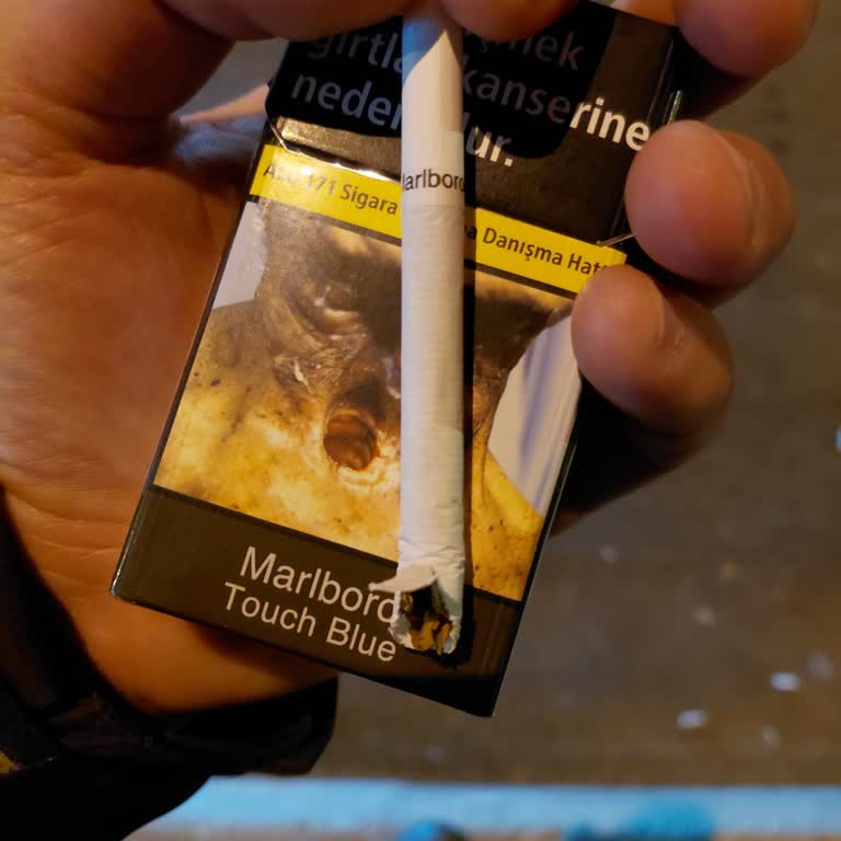 Marlboro Touch Blue Sigara Paketi Yırtık Kağıt Şikayeti