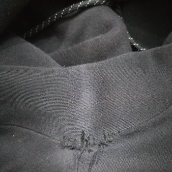 6.000 TL'lik Nike Eşofmanında Kalite Sorunu Ve Mağazanın Kullanıcı Hatası Reddine Karşı Şikayet