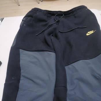 6.000 TL'lik Nike Eşofmanında Kalite Sorunu Ve Mağazanın Kullanıcı Hatası Reddine Karşı Şikayet