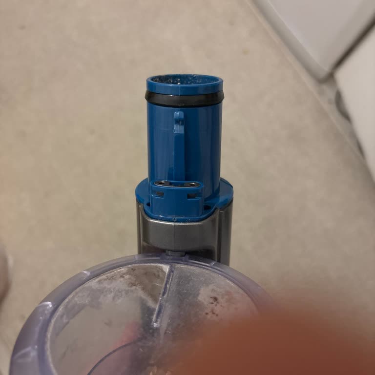 Philips 8000 Dik Süpürge Teleskopik Boru Parçası Çatladı Ve Garanti Kapsamında Değişim Talebi