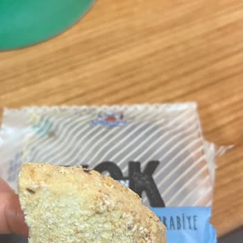 Kurabiyede Sinek Bulunması Hijyen Endişesi Ve İade Talebi