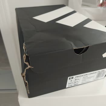 Adidas Krampon Kutusundaki Hasar Ve Hepsijet Teslimat Şikayetim