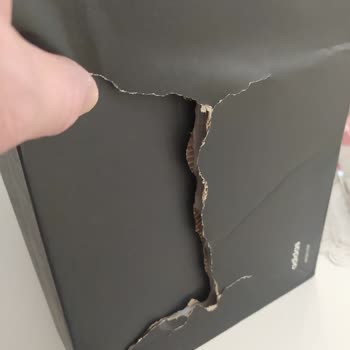 Adidas Krampon Kutusundaki Hasar Ve Hepsijet Teslimat Şikayetim