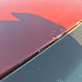 Volkswagen Tiguan Ön Cam Tavan Bölgesindeki Boya Sorunu İçin Çözüm Talebi