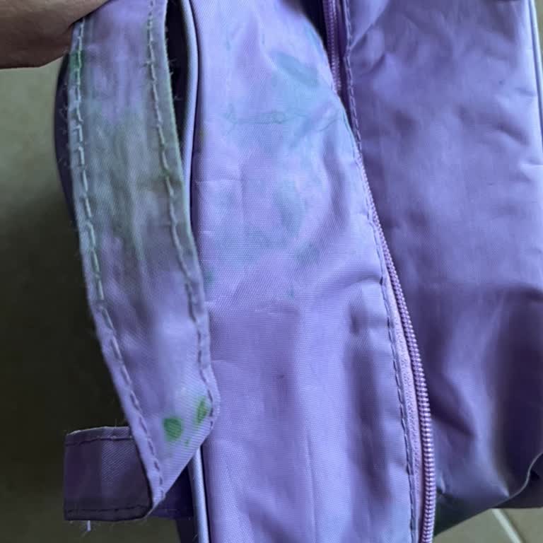 Migros’tan Aldığım Pritt Boya Çantaya Döktü, Lekeler Çıkmadı Ve Çanta Kullanılamaz