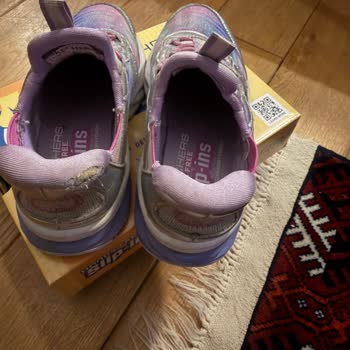 Skechers Ayakkabılarında Üretim Hataları Ve Kalite Düşüşü
