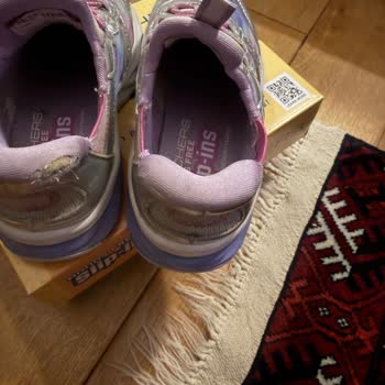 Skechers Ayakkabılarında Üretim Hataları Ve Kalite Düşüşü