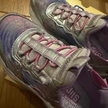 Skechers Ayakkabılarında Üretim Hataları Ve Kalite Düşüşü