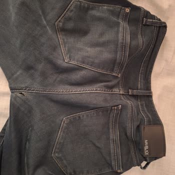 Mavi Kot Pantolon Üç Ayda Yırtıldı