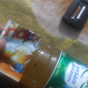 Nazo Şeftali İçecek Tozunda Böcek Ve Cevapsız İletişim