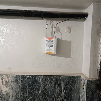 Kapalı Alanda Gereksiz Kablolama Ve İlgili Kişi Yokluğu