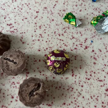 Ülker Çikolatin Paketi İçinde Kurt Çıktı