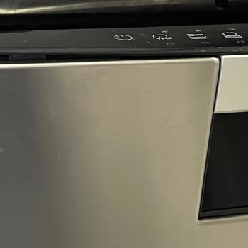 Temizlenmeyen Bulaşıklar Ve Yanlış Montaj Sorunu Nedeniyle Değişim Talebi