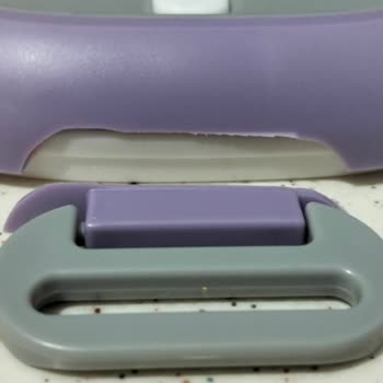 Korkmaz 2. Kullanımımda Kapatma Esnasında Yemek Kabının Kilitlerinden Biri Kırıldı