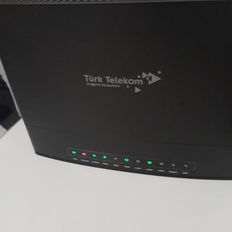 Sürekli İnternet Kesintileri Ve Canlı Müşteri Temsilcisi Yokluğu