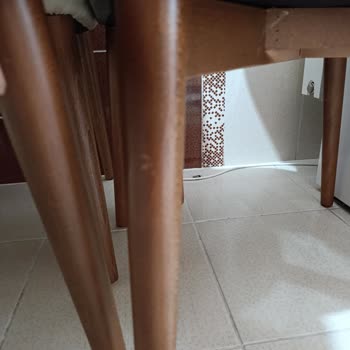 Zenora Masa Sandalye Teslimat Gecikmesi, Yanlış Renkli Sandalyeler Ve Kalitesiz Müşteri Hizmeti