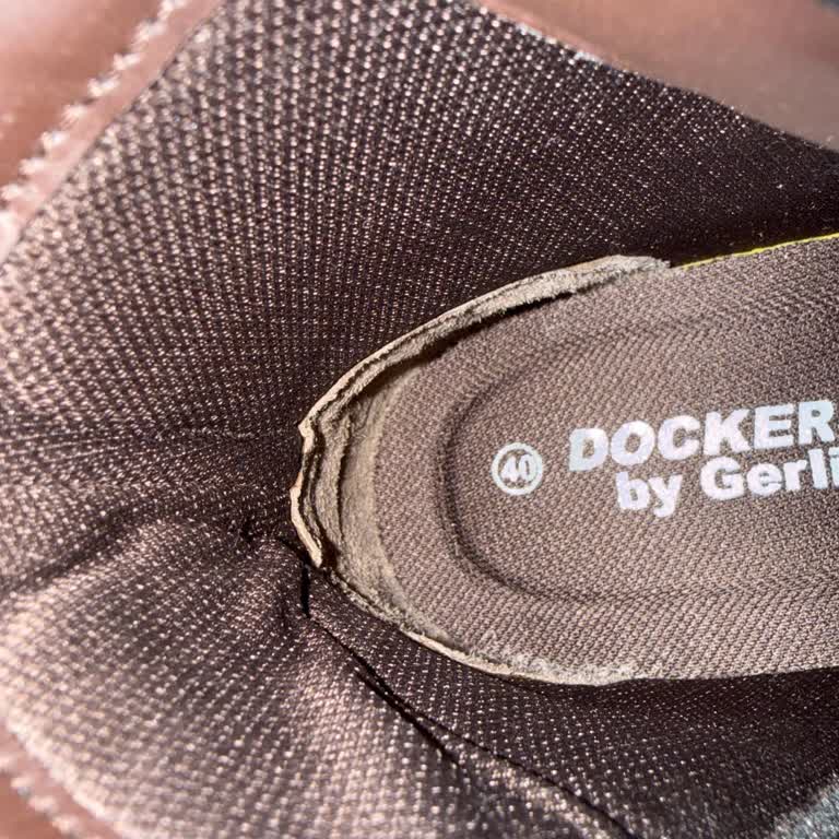 Dockers Botunda Keskin Dikiş Çıkıntısı Ayağımı Yaraladı Ve İade Talep Ediyorum