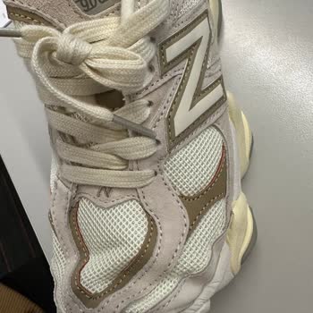 Defolu New Balance 9060 Ayakkabı İçin Satıcıdan Cevap Yok, İade Talebi