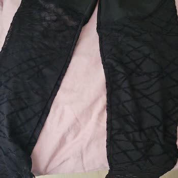 Sipariş Edilen Tayt Fotoğrafla Uyuşmuyor Ve Kalitesi Düşük, Şirketten Yanıt Yok