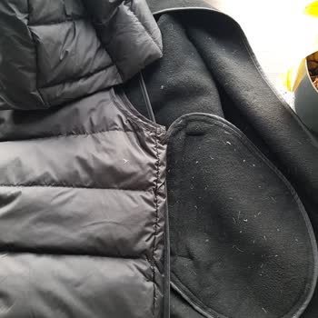 Tuğba Giyim Kaz Tüyü Kabanı İçinden Aşırı Tüy Döküyor