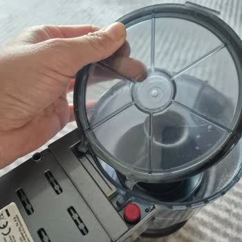 Fakir X Plus 7686 Dikey Süpürge Parçaları Kırıldı, Garanti Kapsamında Ücretsiz Onarım İstiyorum