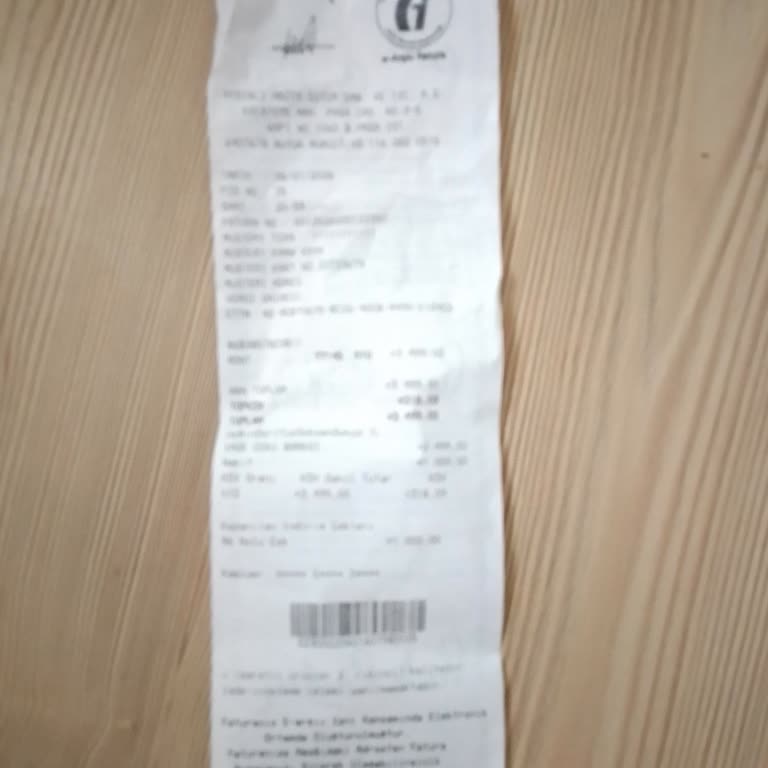 Pierre Cardin Çanta Tamir Ve İade Talebi Reddedildi, Hediye Çekiyle Zorunlu Mont Almak