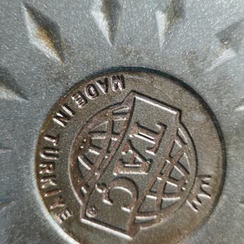 Ayıplı Taç Döküm Tencere İçinde Kabarcık Ve Yüzey Soyulması